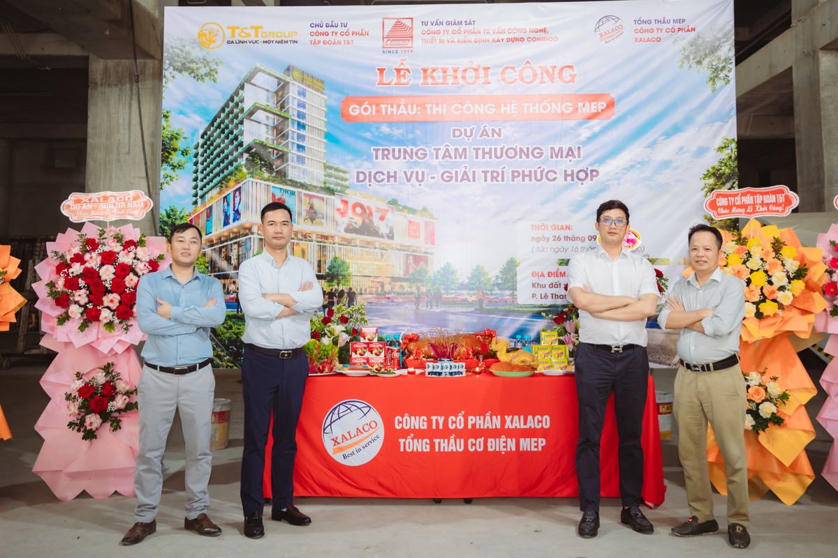 Ban lãnh đạo XALACO tại lễ khởi công gói thầu thi công hệ thống MEP, dự án Trung tâm Thương mại Dịch vụ – Giải trí phức hợp